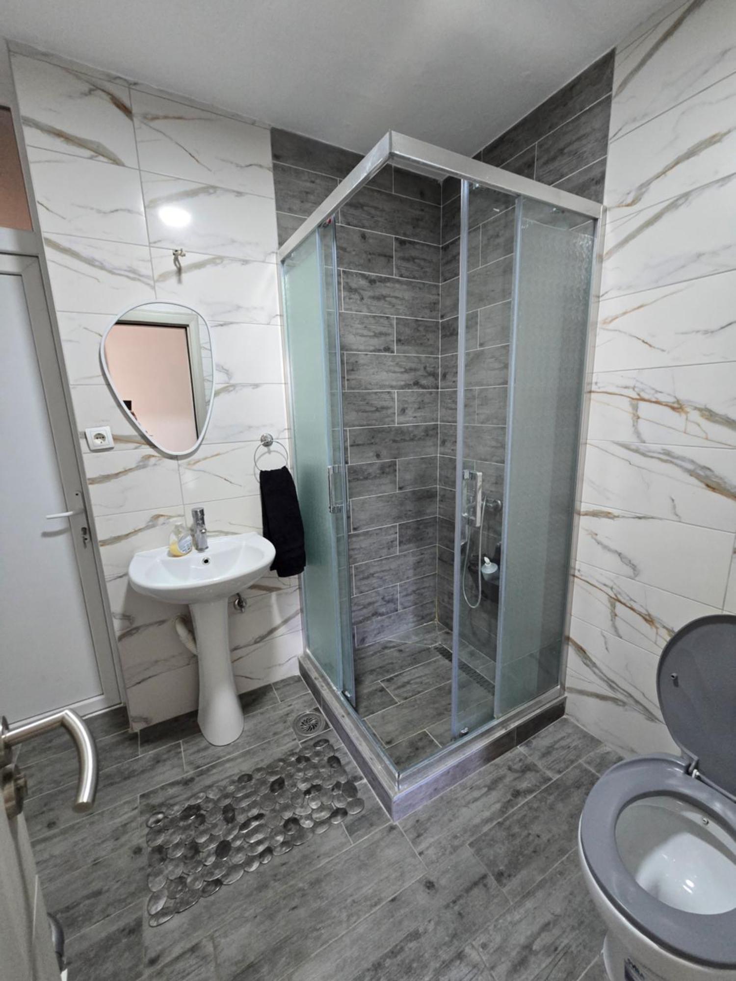 City Center Apt Wfree P Skopje Exterior foto